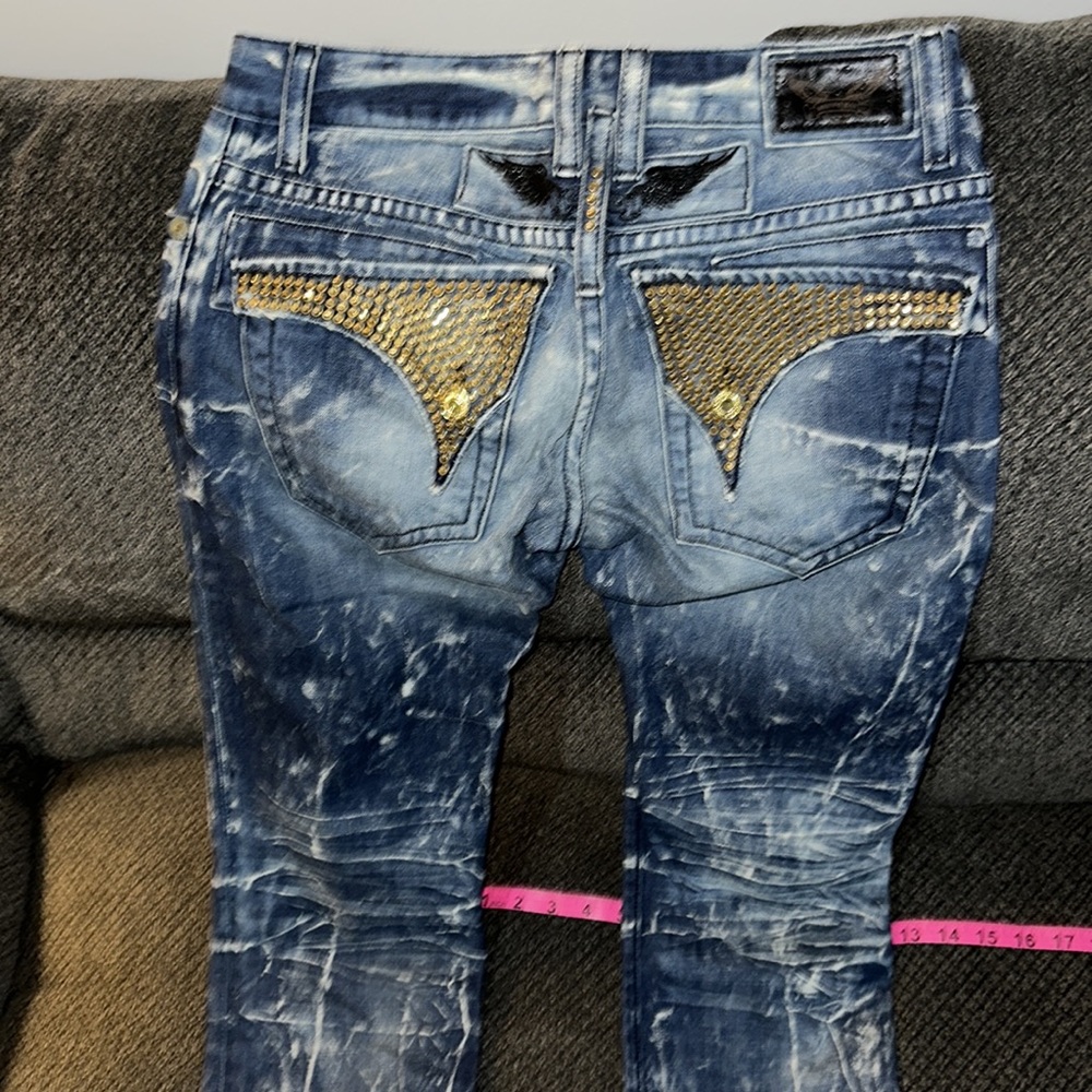Robin’s Long Flap-Slim Jean w/Crystals size 32x33, med/dark blue w/ bleach veins